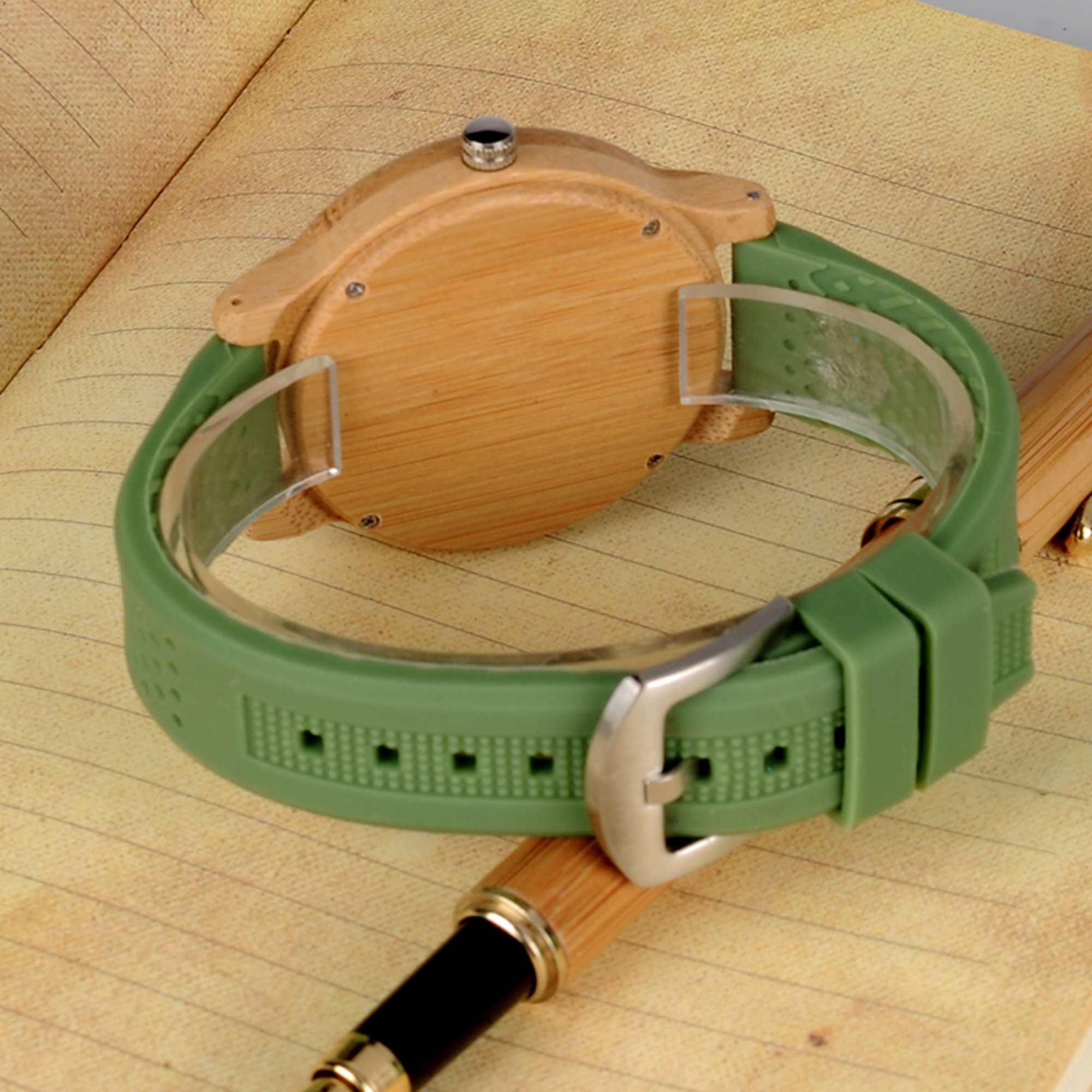 Relógio Vintage de Madeira com Pulseira de Silicone 0 karavelas 