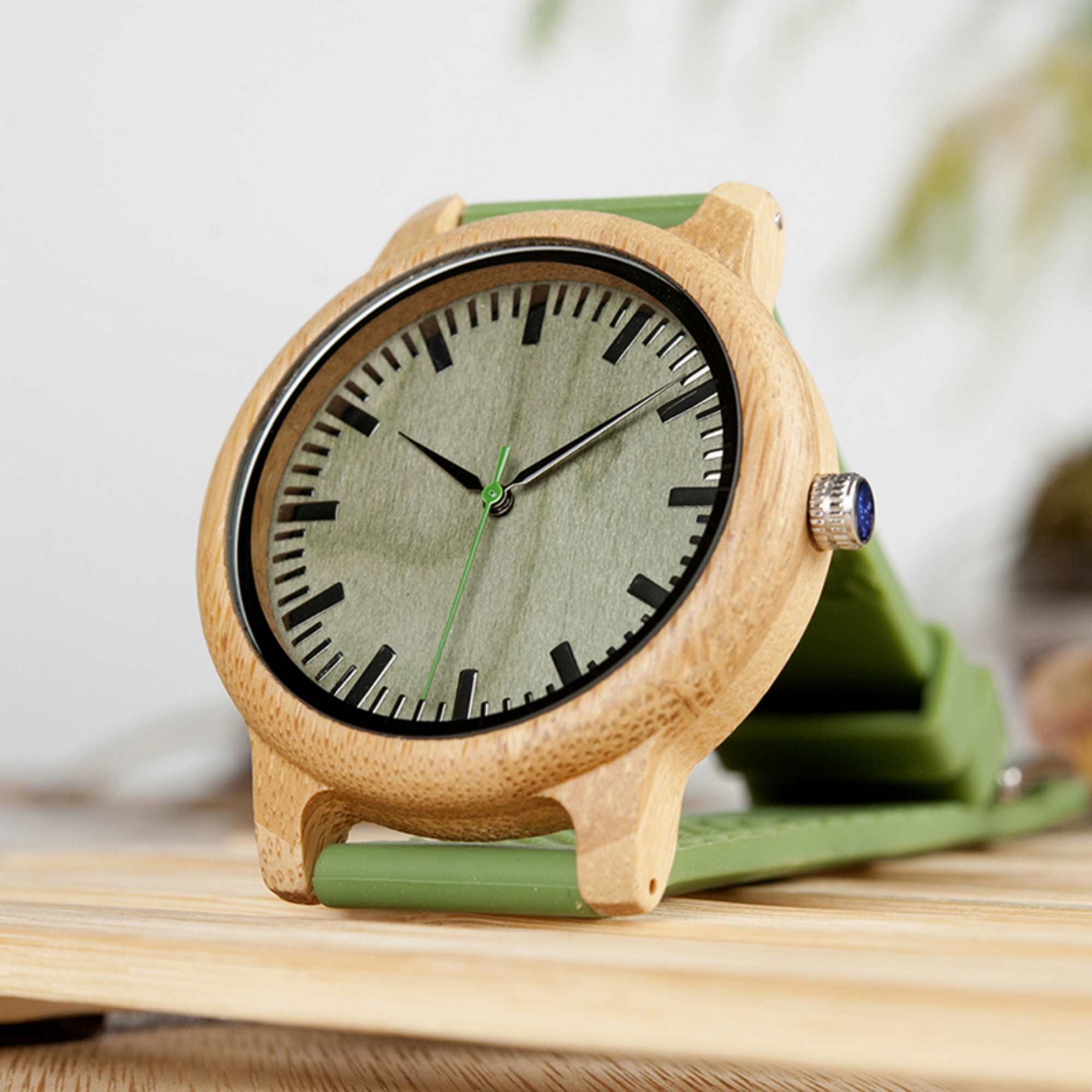 Relógio Vintage de Madeira com Pulseira de Silicone 0 karavelas 