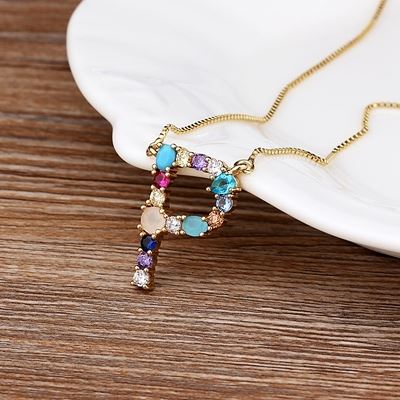 Colar com Pingente Personalizado Letra Inicial Colorida Cravejada 0 karavelas P 