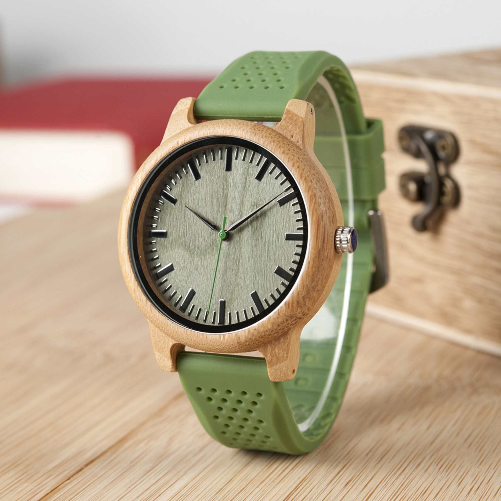 Relógio Vintage de Madeira com Pulseira de Silicone 0 karavelas 