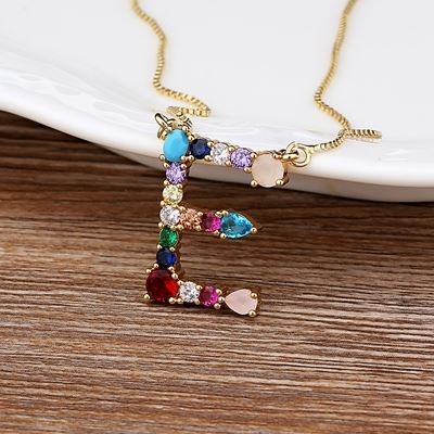 Colar com Pingente Personalizado Letra Inicial Colorida Cravejada 0 karavelas E 