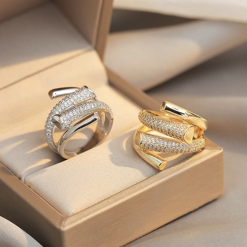 Anel Cravejado de Strass Luxo Delicado 0 karavelas 